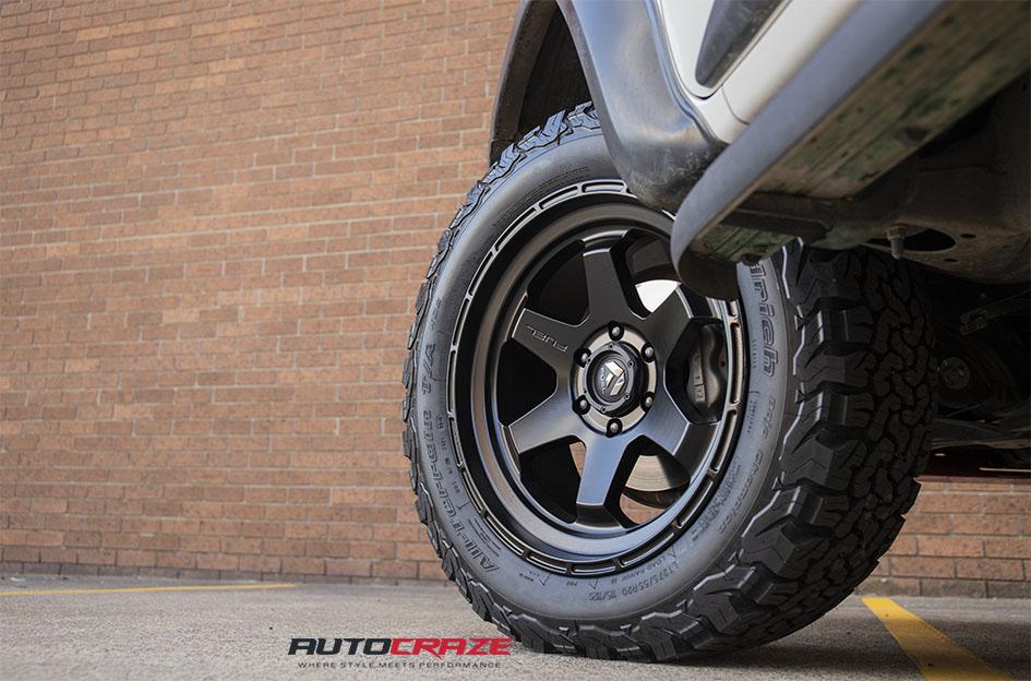 TOYOTA HILUX N80 4WD SHOK MATTE BLACK